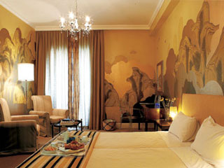 baby grand hotel athens guestroom