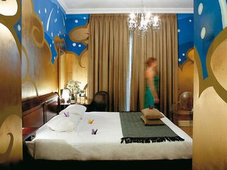 baby grand hotel guestroom