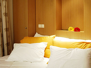 Central Hotel Athens Guestroom