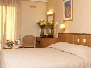 City Plaza Hotel Guestroom