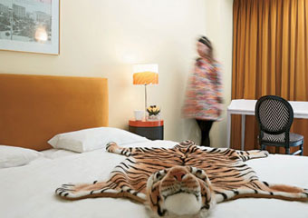 Classical 2 Fashion House Athens Guestroom
