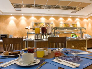 Crystal City Hotel Breakfast Room