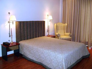 GR Louis Hotel Guestroom