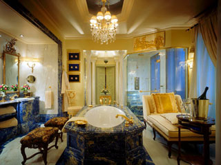 Grande Bretagne Luxurious Bathroom