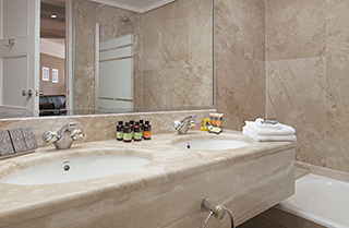 NJV Athens Plaza Room Bathroom