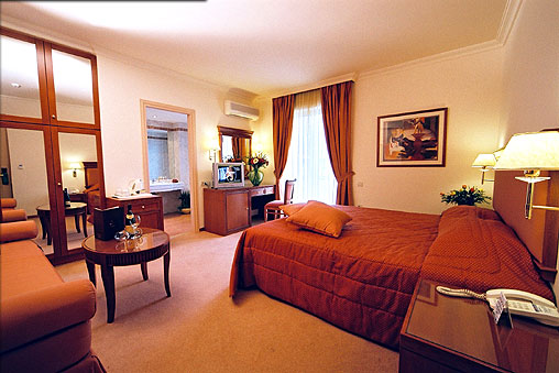 Athens Atrium Hotel and Suites 