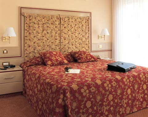 Holiday Suites