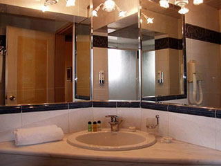 Savoy Hotel Bathroom