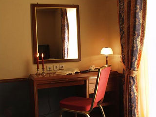 Savoy Hotel Piraeus Guestroom