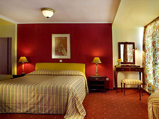 Titania Hotel Athens Guestroom